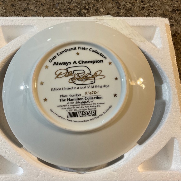 NASCAR Always a Champion 2001-Dale Earnhardt Hamilton Collection Plate With COA - Picture 4 of 11